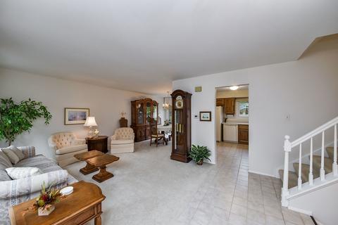 1928 Nottingham Ln, Wheaton, IL 60189 photo 4