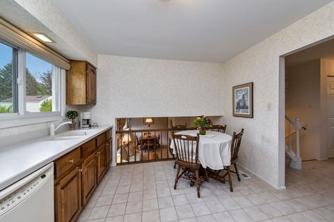 1928 Nottingham Ln, Wheaton, IL 60189 photo 9