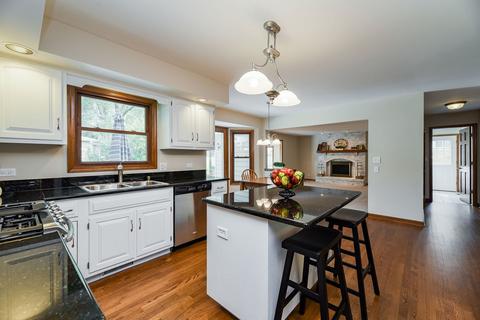 713 Webster Ave, Wheaton, IL 60187 photo 4