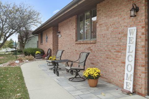 1005 Laesch Ave, Bloomington, IL 61704 photo 3