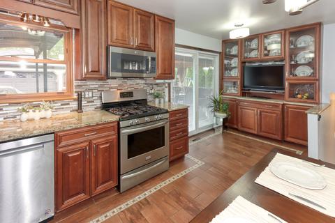 1191 Princeton Dr, Bartlett, IL 60103 photo 6