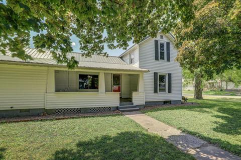 201 S Jackson St, Philo, IL 61864 photo 2