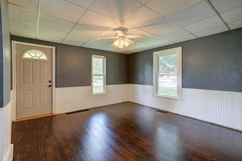 201 S Jackson St, Philo, IL 61864 photo 7