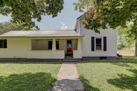 201 S Jackson St, Philo, IL 61864 photo 1