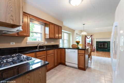 79 Forestview Ln, Aurora, IL 60502 photo 7
