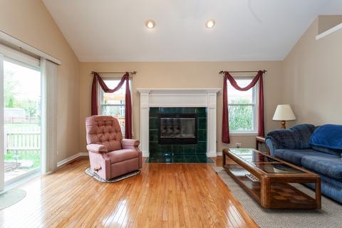 79 Forestview Ln, Aurora, IL 60502 photo 9