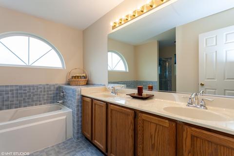 79 Forestview Ln, Aurora, IL 60502 photo 13