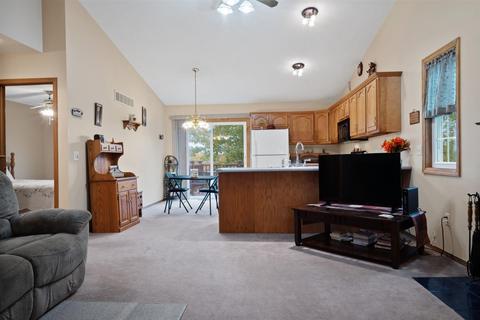 1222 Beacon Hill Ct, Normal, IL 61761 photo 3