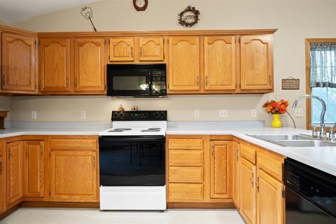 1222 Beacon Hill Ct, Normal, IL 61761 photo 5