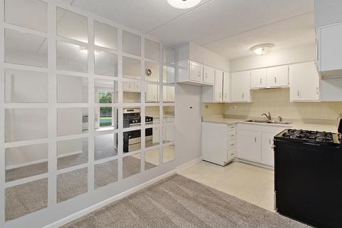 582 Fairway View Dr #1F, Wheeling, IL 60090 photo 5
