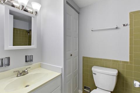 582 Fairway View Dr #1F, Wheeling, IL 60090 photo 9