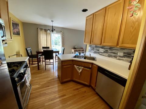 2463 Amber Ln, Elgin, IL 60123 photo 8