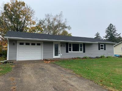 104 Wolf St, Walnut, IL 61376 photo 1