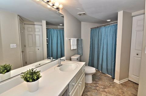 641 Lancaster Cir, Elgin, IL 60123 photo 9