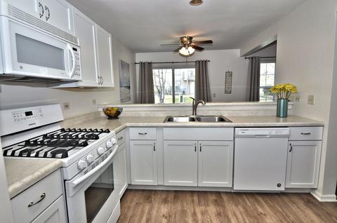 641 Lancaster Cir, Elgin, IL 60123 photo 5