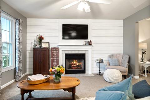 910 Perry Ln, Normal, IL 61761 photo 2