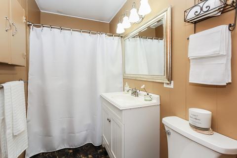 255 N Oak Ave, Bartlett, IL 60103 photo 21