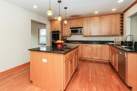 255 N Oak Ave, Bartlett, IL 60103 photo 6
