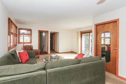255 N Oak Ave, Bartlett, IL 60103 photo 12