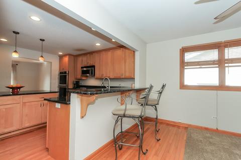 255 N Oak Ave, Bartlett, IL 60103 photo 9