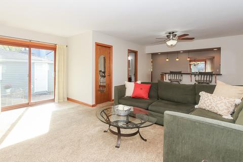 255 N Oak Ave, Bartlett, IL 60103 photo 11
