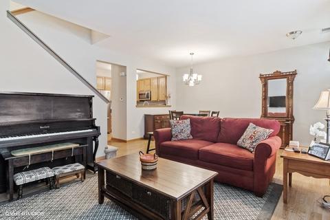 2476 Georgetown Cir, Aurora, IL 60503 photo 3