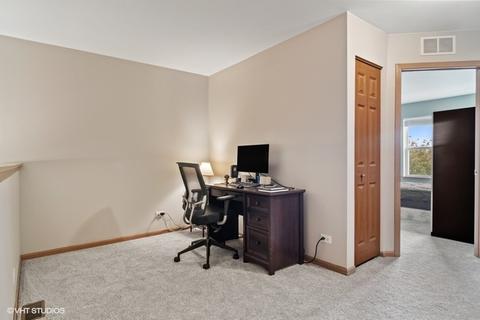 2476 Georgetown Cir, Aurora, IL 60503 photo 8