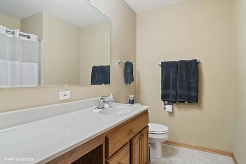 2476 Georgetown Cir, Aurora, IL 60503 photo 14
