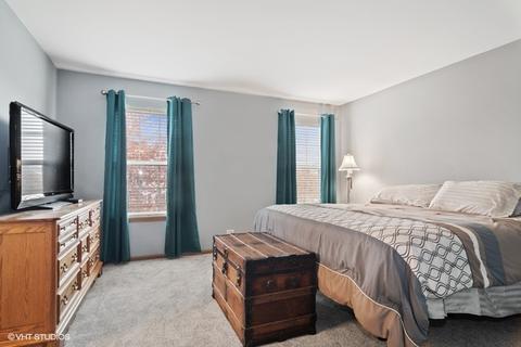 2476 Georgetown Cir, Aurora, IL 60503 photo 9