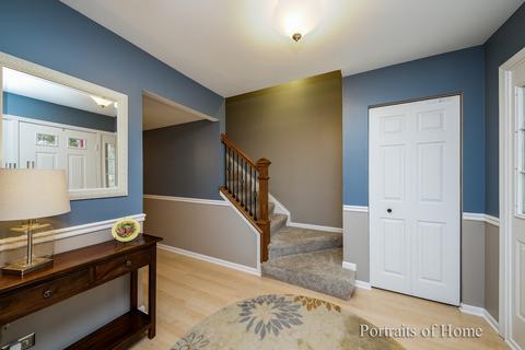 4355 Lombardy Ln, Hoffman Estates, IL 60192 photo 2