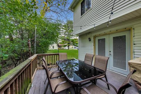 61 Pine Cir, Cary, IL 60013 photo 23