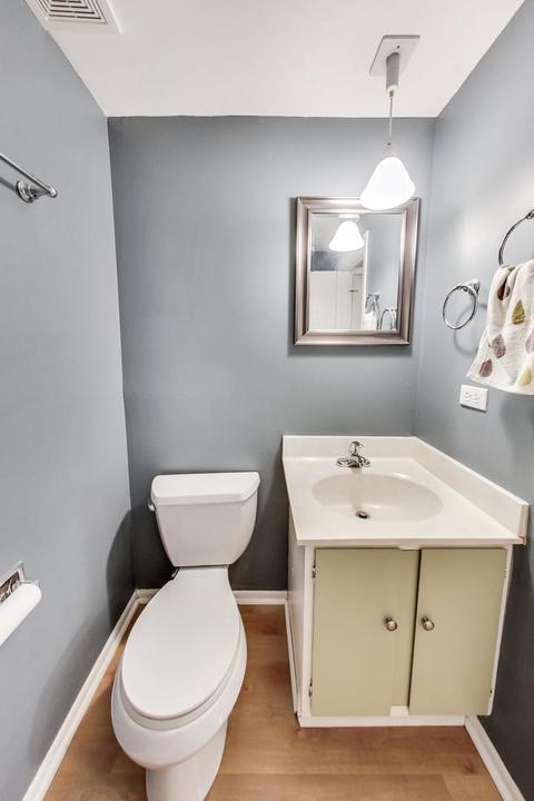61 Pine Cir, Cary, IL 60013 photo 11