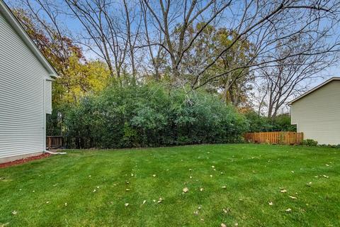61 Pine Cir, Cary, IL 60013 photo 24