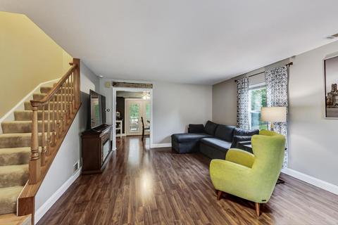 61 Pine Cir, Cary, IL 60013 photo 3