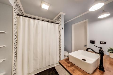 61 Pine Cir, Cary, IL 60013 photo 17
