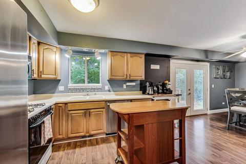 61 Pine Cir, Cary, IL 60013 photo 10