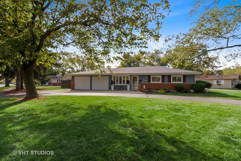 590 Olive St, Hoffman Estates, IL 60169 photo 1
