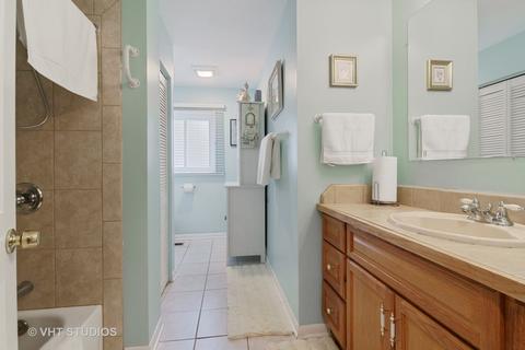 590 Olive St, Hoffman Estates, IL 60169 photo 14