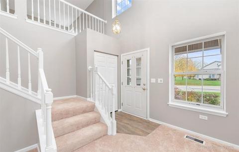 580 Brighton Ct, Elgin, IL 60123 photo 4