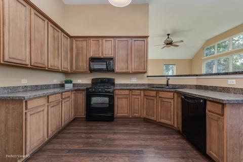 808 Beech Dr, Elgin, IL 60120 photo 8