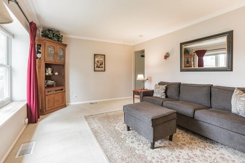 3506 Kingfisher Ln, Rolling Meadows, IL 60008 photo 2