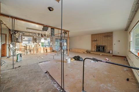 7895 Circle Dr, Burr Ridge, IL 60527 photo 2
