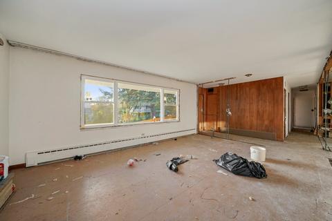 7895 Circle Dr, Burr Ridge, IL 60527 photo 4