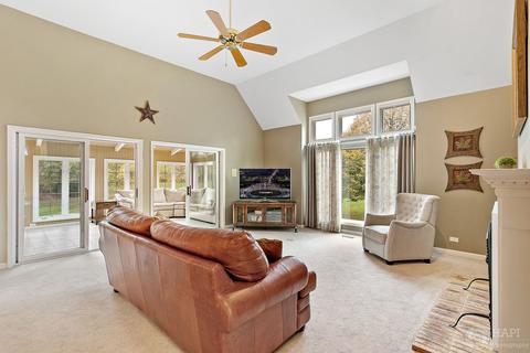 7204 Burning Tree Dr, Mchenry, IL 60050 photo 9
