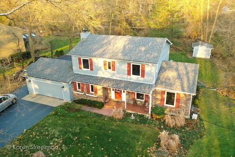 12010 Mohican Dr, Algonquin, IL 60102 photo 1
