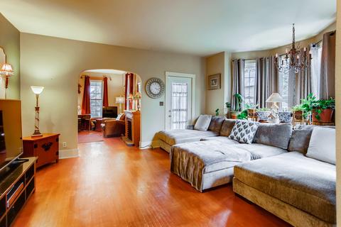 607 South St, Elgin, IL 60123 photo 4