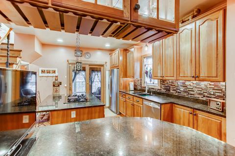 607 South St, Elgin, IL 60123 photo 9