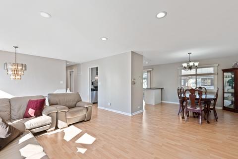 1470 Stone Harbor Ct, Hoffman Estates, IL 60192 photo 2