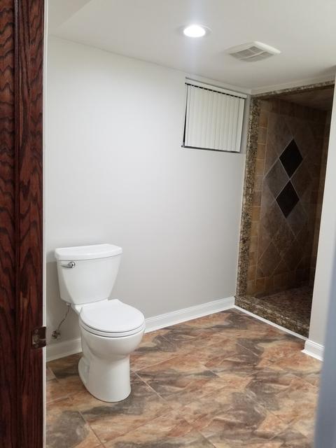1979 Lee St, Des Plaines, IL 60018 photo 17