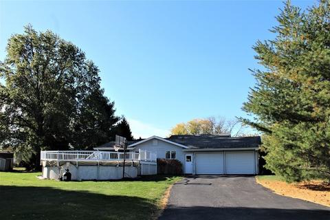 1017 Hilltop Dr, Morrison, IL 61270 photo 2